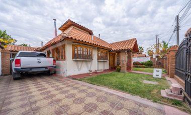 Venta de casa familiar 5 Dorm. en María Lucía