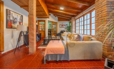 Venta de casa familiar 5 Dorm. en María Lucía