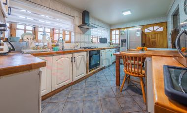 Venta de casa familiar 5 Dorm. en María Lucía