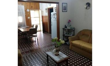 CASA 3 AMB. AMPLIO FONDO LIBRE OPORTUNIDAD!!!
