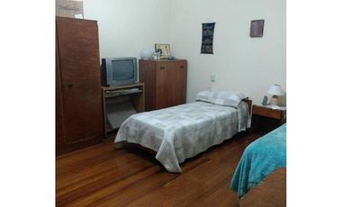 CASA 3 AMB. AMPLIO FONDO LIBRE OPORTUNIDAD!!!