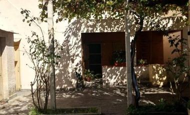 CASA 3 AMB. AMPLIO FONDO LIBRE OPORTUNIDAD!!!