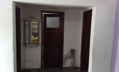 Venta de casa 3 ambientes con local comercial San Justo