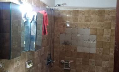 Venta de casa 3 ambientes con local comercial San Justo