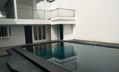 DIJUAL RUMAH (Ada Kolam Renan)DI JL. HJ NAMIN CIPETE KEBAYORAN BARU JAKARTA SELATAN