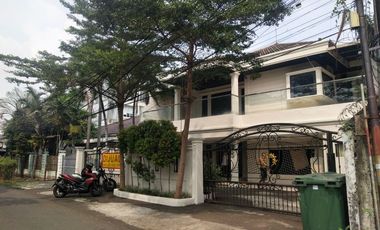 DIJUAL RUMAH (Ada Kolam Renan)DI JL. HJ NAMIN CIPETE KEBAYORAN BARU JAKARTA SELATAN