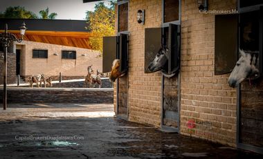RANCHO DE LUJO CON PICADERO Y SALON DE EVENTOS EN EL SUR DE ZM GUADALAJARA