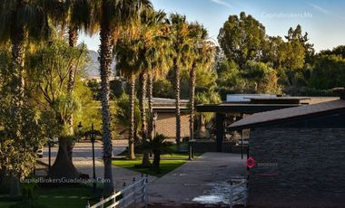 RANCHO DE LUJO CON PICADERO Y SALON DE EVENTOS EN EL SUR DE ZM GUADALAJARA
