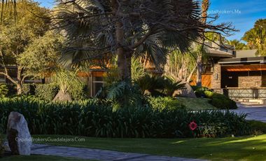 RANCHO DE LUJO CON PICADERO Y SALON DE EVENTOS EN EL SUR DE ZM GUADALAJARA