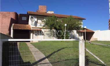 VENTA EN BLOCK. 2 DUPLEX DE 4 AMB CADA UNO, A 100 MTRS DEL MAR