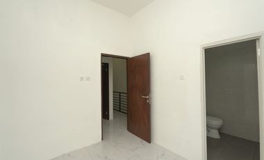 Rumah Hook SHM 15 Menit ke Mall Summarecon Bekasi Bebas Banjir J-38768