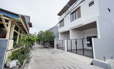 Rumah Hook SHM 15 Menit ke Mall Summarecon Bekasi Bebas Banjir J-38768