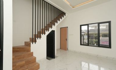 Rumah Hook SHM 15 Menit ke Mall Summarecon Bekasi Bebas Banjir J-38768