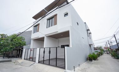 Rumah Hook SHM 15 Menit ke Mall Summarecon Bekasi Bebas Banjir J-38768