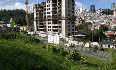 LOTE EN VENTA EN AVENIDA KEVIN ANGEL