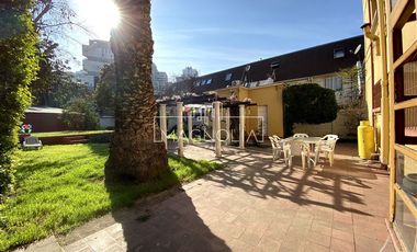 Casa en venta 4D, 3B, 3E, piscina y gran terreno en Ñuñoa.
