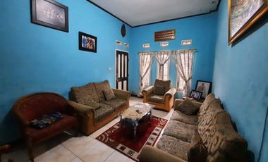 Dijual rumah Mainroad dekat pasar parakan muncang