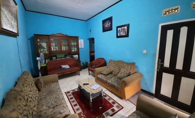 Dijual rumah Mainroad dekat pasar parakan muncang