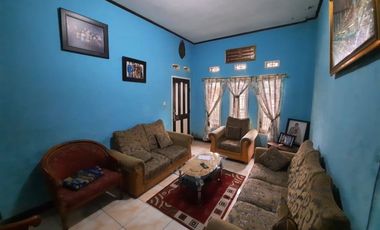 Dijual rumah Mainroad dekat pasar parakan muncang
