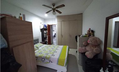casa en venta en el barrio el Amparo a margen izquierda