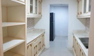Disewakan Apartemen Menteng Executive Tipe 4 Kamar Tidur Kondisi Semi Furnished