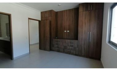 CASA DE 3REC 240MTS2 EN ALTOS DEL PARQUE