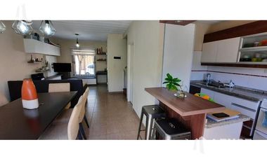 VENTA DUPLEX 4 AMB C/COCH Y PILETA (BARRIO AYRES DE QUILMES)- EXCELENTE ESTADO!!