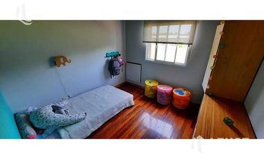 VENTA DUPLEX 4 AMB C/COCH Y PILETA (BARRIO AYRES DE QUILMES)- EXCELENTE ESTADO!!