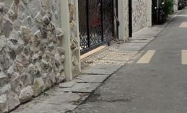 Disewakan rumah baru 2 lantai bebas banjir dekat pusat bisnis jakarta pusat