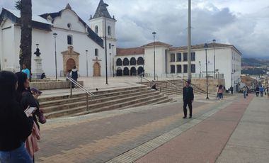 oficina en arriendo/venta en centro comercial paseo de la salamandra. Cod V1208