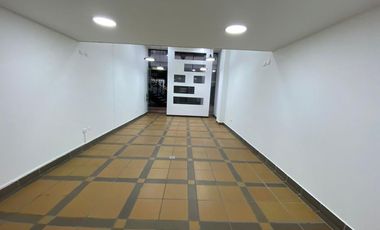 oficina en arriendo/venta en centro comercial paseo de la salamandra. Cod V1208