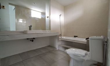 Town House di Jeruk Purut dg Kolam Renang dan Taman & Semi Furnished HSE-A0480