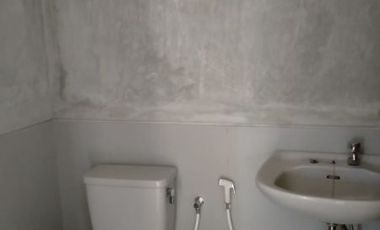 Town House di Jeruk Purut dg Kolam Renang dan Taman & Semi Furnished HSE-A0480
