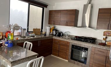 Vendo hermosa casa en Samborondon (J Luna)