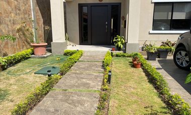 Vendo hermosa casa en Samborondon (J Luna)