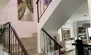 Vendo hermosa casa en Samborondon (J Luna)