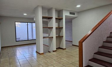 Casa en sector Las Quintas