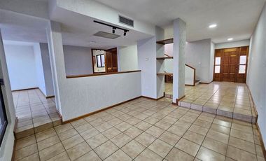Casa en sector Las Quintas