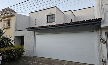 Casa en sector Las Quintas