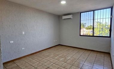 Casa en sector Las Quintas