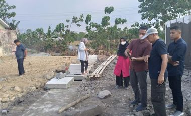 RUMAH SEKEREN INI CUMA DISAMPING KAMPUS UNS