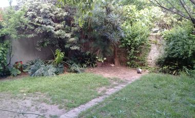 EXCELENTE CASA EN 2 PLANTAS