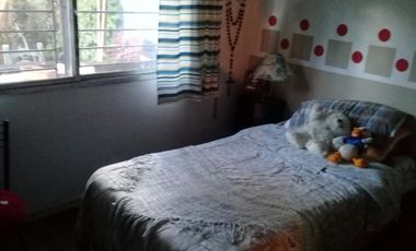 EXCELENTE CASA EN 2 PLANTAS