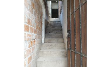 VENTA CASA CON LOCAL COMERCIAL