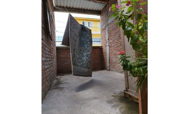 VENTA CASA CON LOCAL COMERCIAL