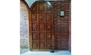 VENTA CASA CON LOCAL COMERCIAL