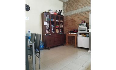 VENTA CASA CON LOCAL COMERCIAL