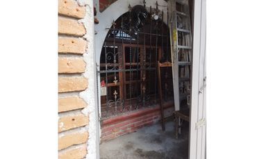 VENTA CASA CON LOCAL COMERCIAL