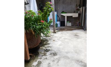 VENTA CASA CON LOCAL COMERCIAL