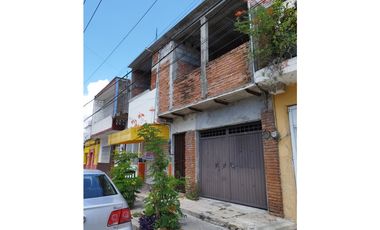VENTA CASA CON LOCAL COMERCIAL